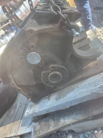 Ford 352ci short block engine