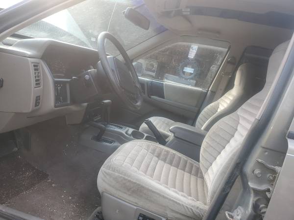1995 jeep grand cherokee Laredo project or?