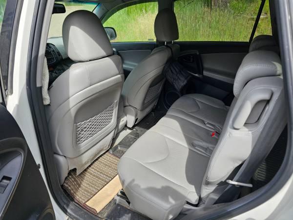Beautiful 2011 Toyota Rav4