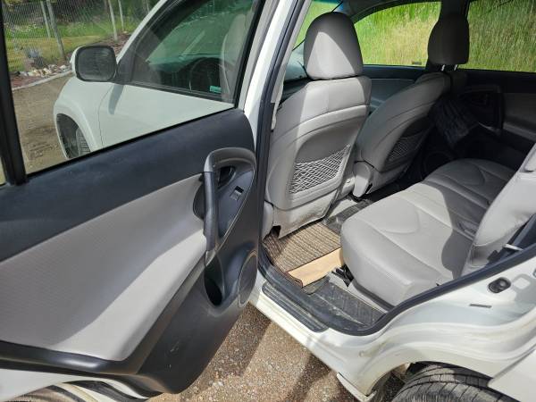 Beautiful 2011 Toyota Rav4