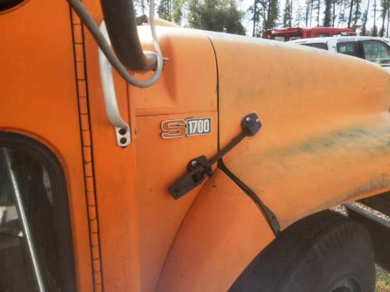 1985 IH S1700 diesel school bus