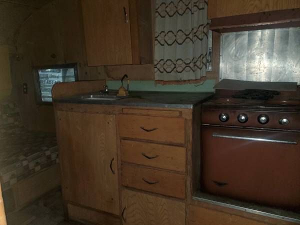 Classic 1960 Shasta airflyte camp trailer