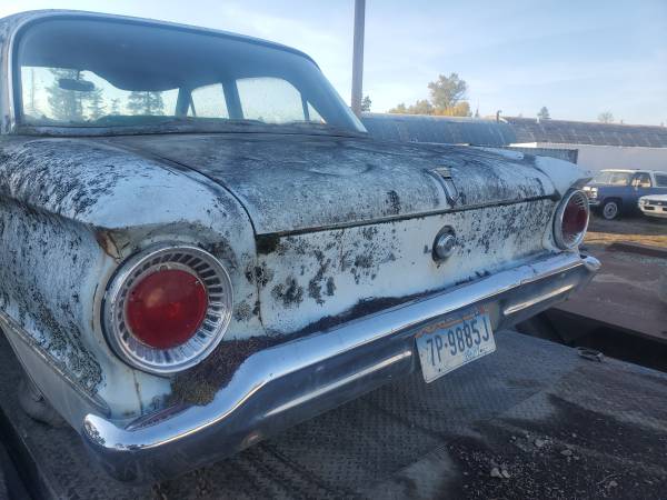 1962 ford falcon 4 door