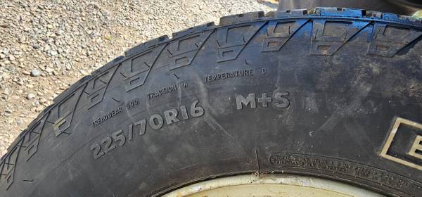 4 225/70r16 M&S tires mounted/balanced on Hyundai Suv aluminum wheels