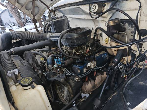 1982 Ford f600 flatbed truck