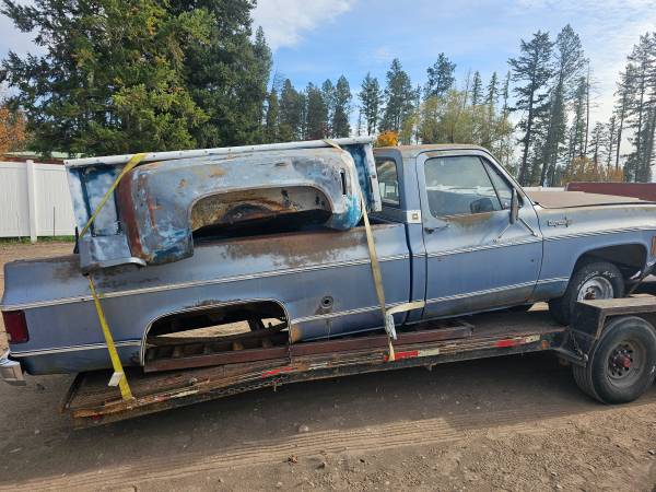 Decent 1973 to 1987 Chevy shortbed stepside box