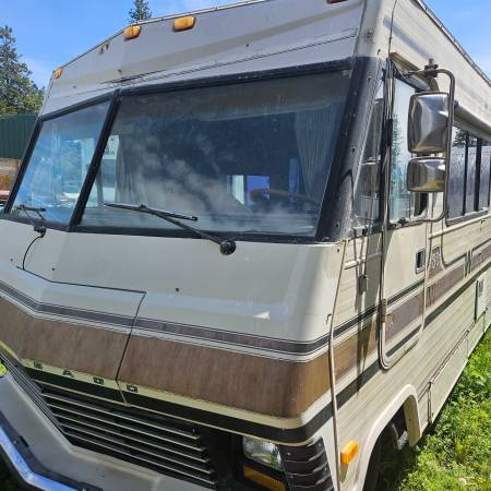 1984 Winnebago Chieftain 30&