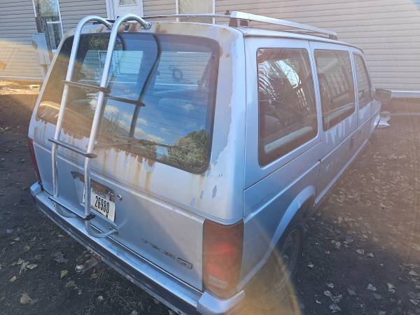 1989 Plymouth Voyager mini van