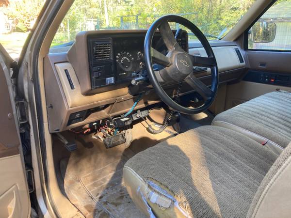 1988 Chevy 2500 Extended Cab 4x4 long bed pickup