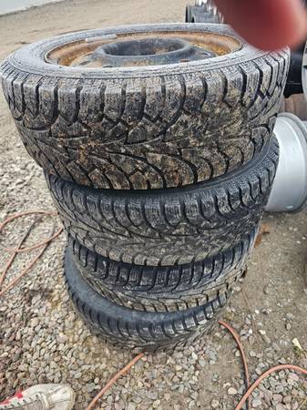4 - 195/60R15 studded snow tires