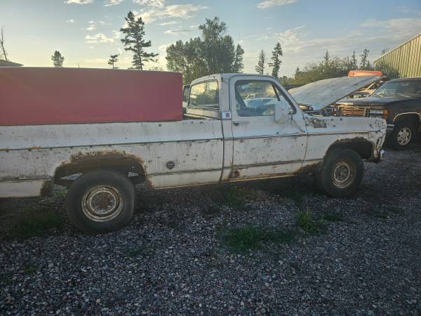 Strong running Chevy 350, 4bbl w/headers