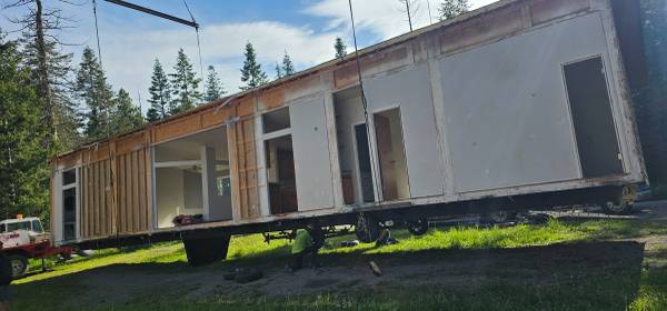 Huge 1999 Fleetwood 3 bedroom 2 bath manufactured home