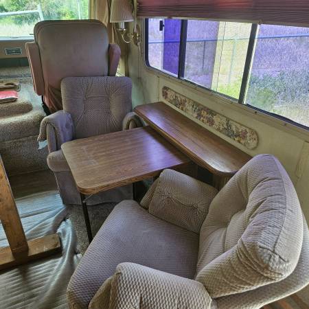 1984 Winnebago Chieftain 30&