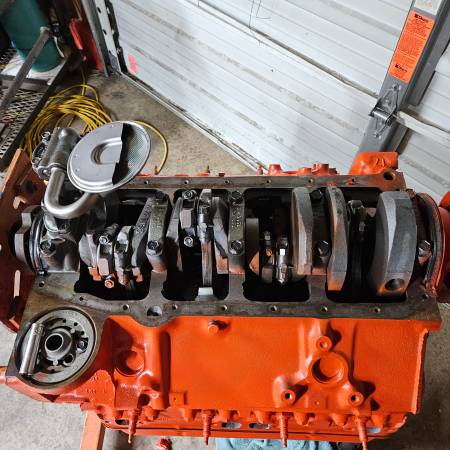 2 New Universal 55 to 67 283 GM crate motors