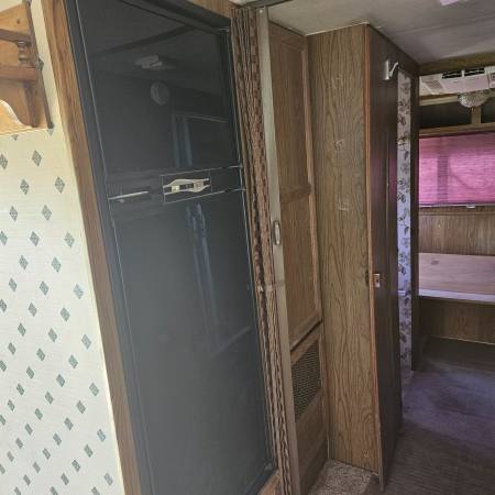 1984 Winnebago Chieftain 30&