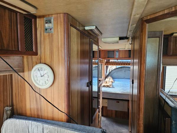 1987 Foretravel Grand Ville 36&