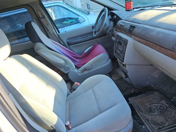2004 Ford Freestyle SEL mini van