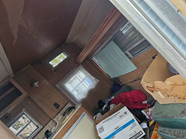 Nice 65 Winnebago model 216 pull camper