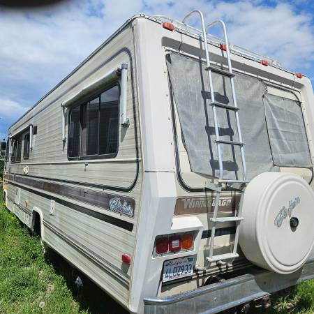 1984 Winnebago Chieftain 30&