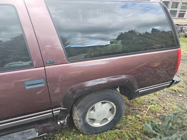 1997 GMC Suburban SLT