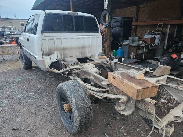 Parting out 1997 Dodge ram 2500 diesel 4x4 extended cab