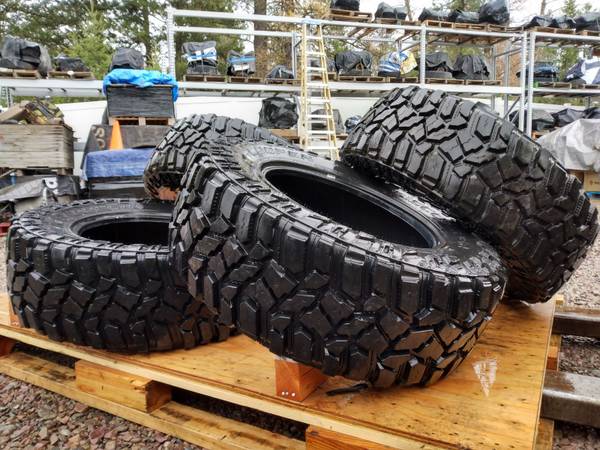 Cooper Discoverer 37/12.50R20lt Mud Terrain Tires