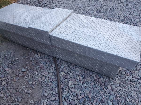 Diamond plate truck bed tool box