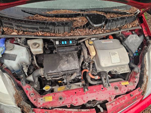 Parting out 2006 Toyota Prius Hybrid