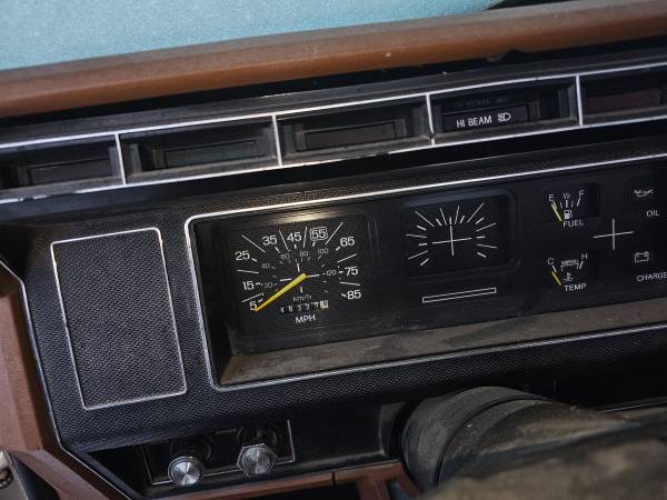 1982 Ford f600 flatbed truck