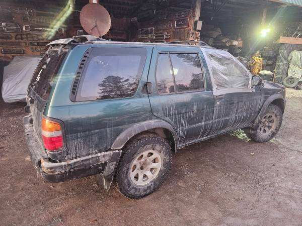 1997 Nissan Pathfinder project or parts?