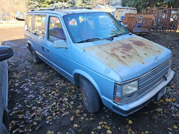 1989 Plymouth Voyager mini van