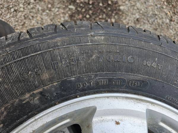 4 - NICE 235/70r16 M&S Tires/ wheels