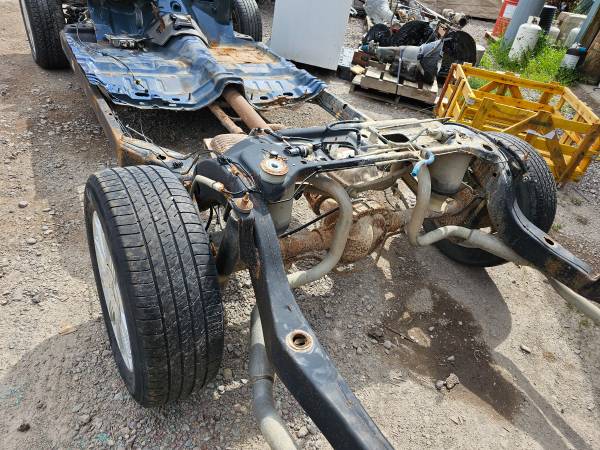 2007 Lincoln town car front and rear axles