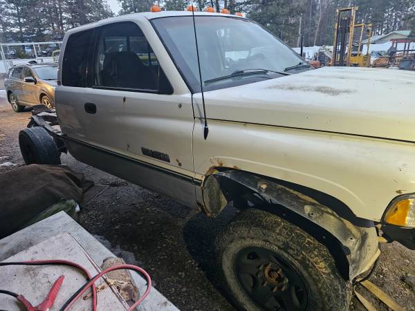 Parting out 1997 Dodge ram 2500 diesel 4x4 extended cab