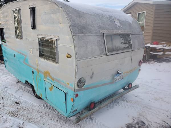 Classic 1960 Shasta airflyte camp trailer