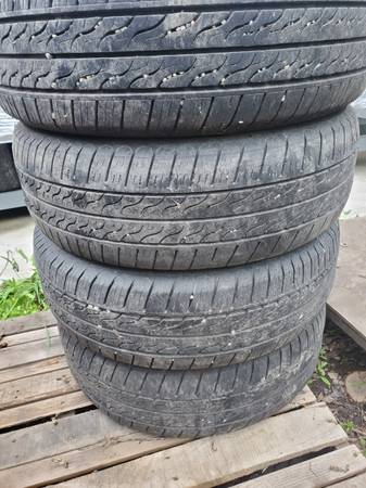 4 - Toyo 195/65R15 M&S tires